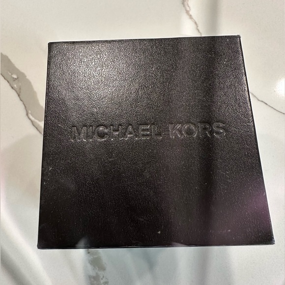 Michael Kors Yellow Gold Watch with Crystals - Picture 3 of 6